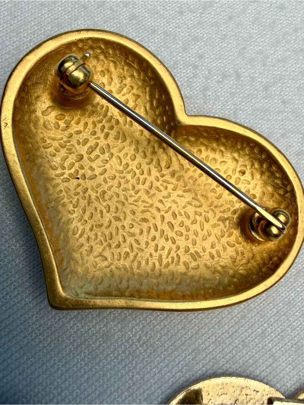 Vintage-Modern-Fashion 5-Brooch Bundle: Hearts, Sandor etc, GUC - Picture 9 of 13